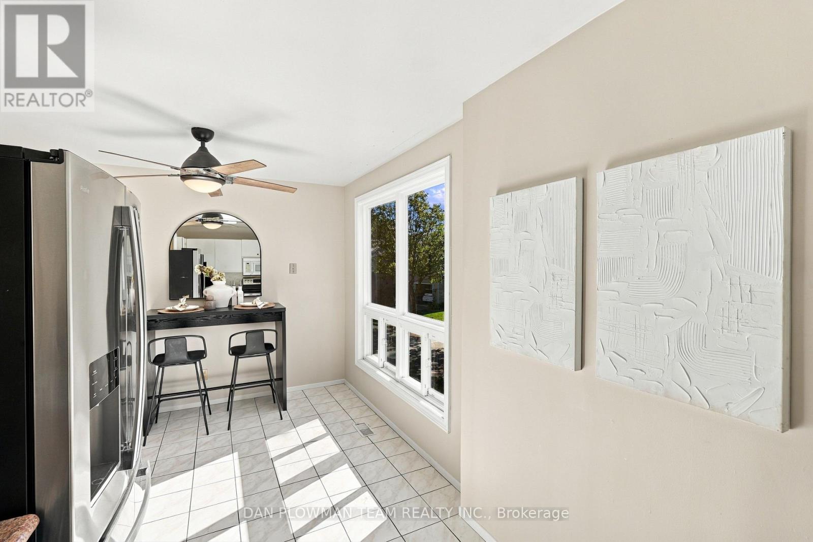 #81 1133 RITSON ROAD N - 17