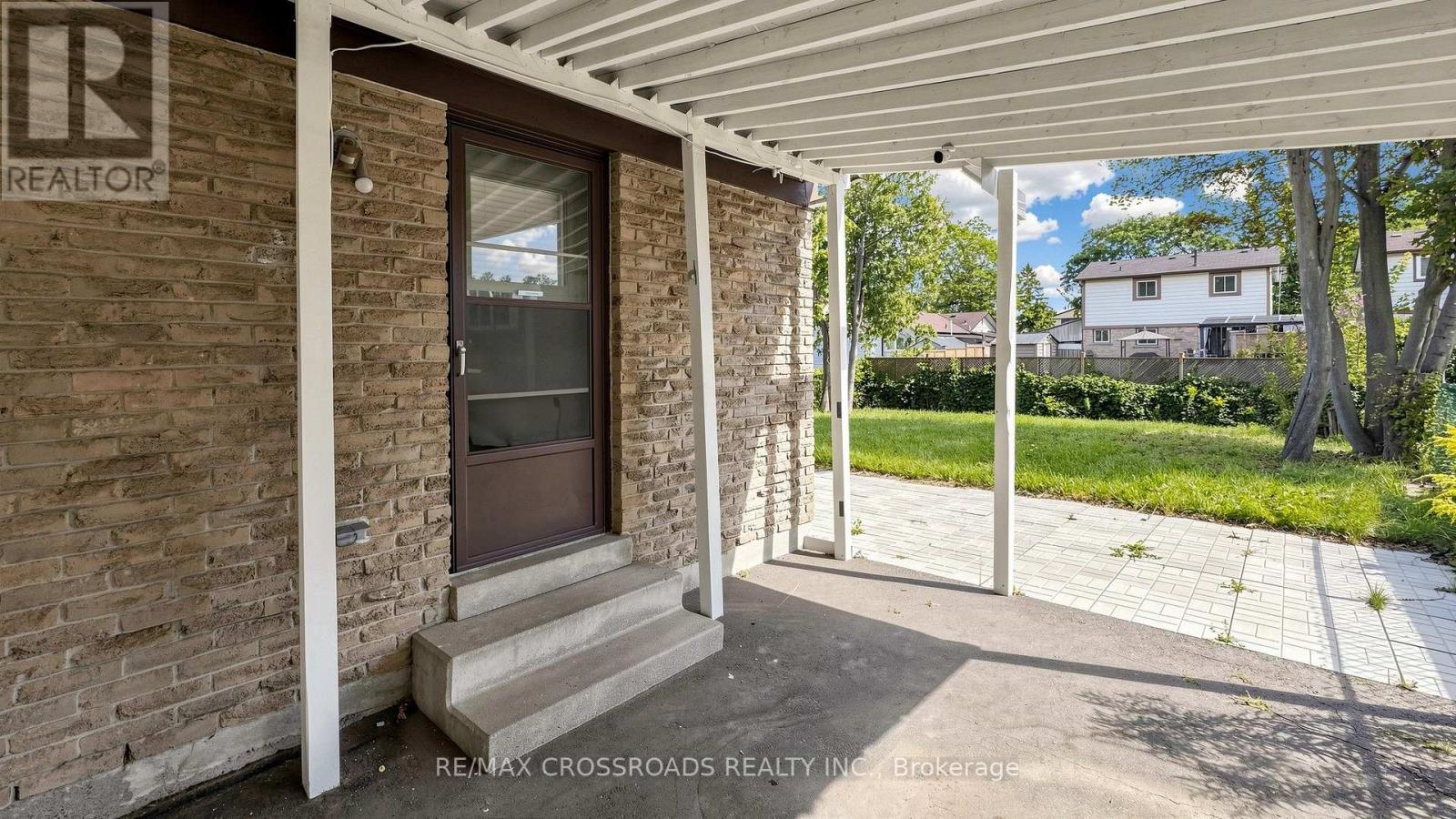 36 UNITED SQUARE - 24