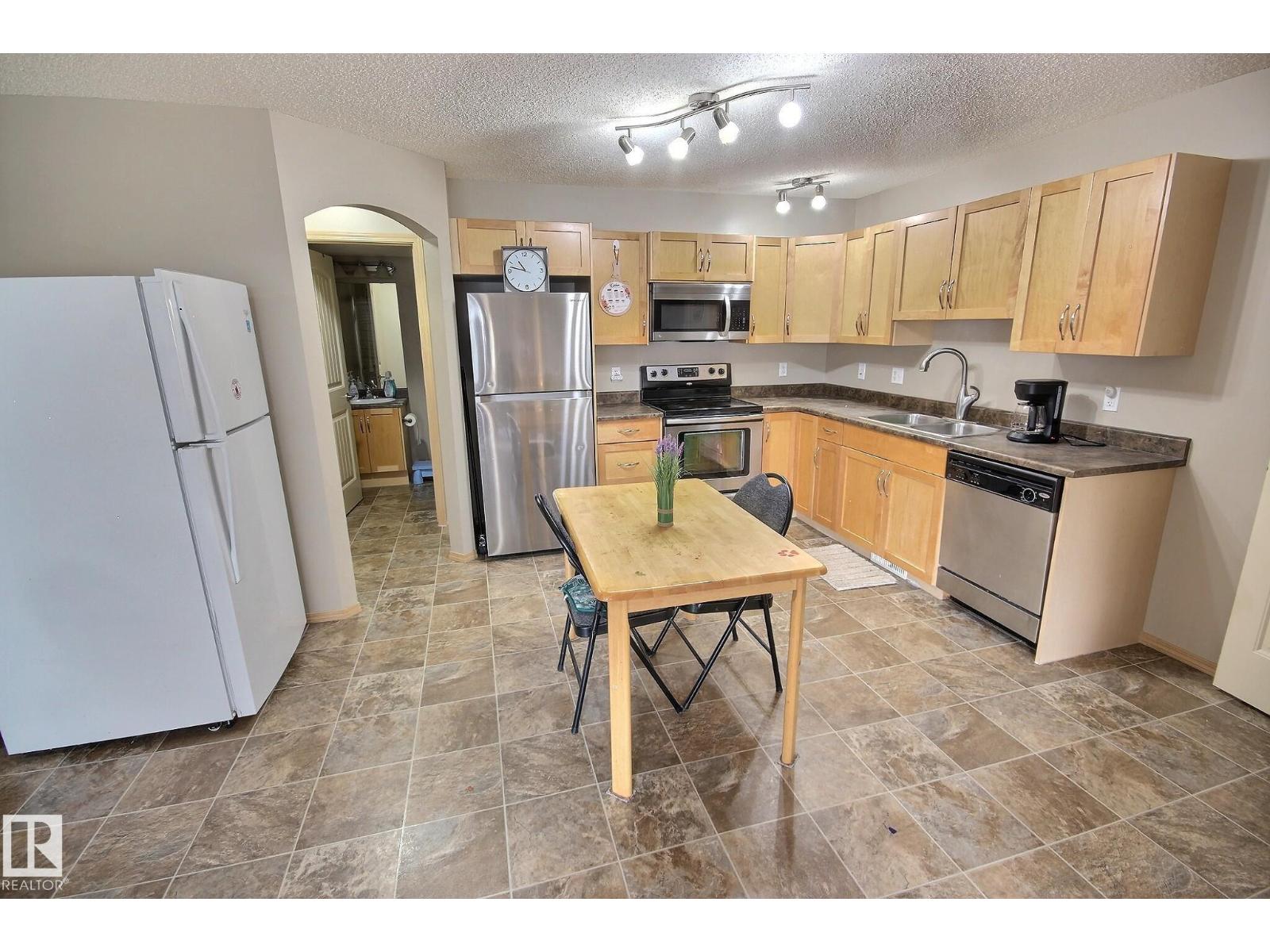 #16 604 62 ST SW - 6