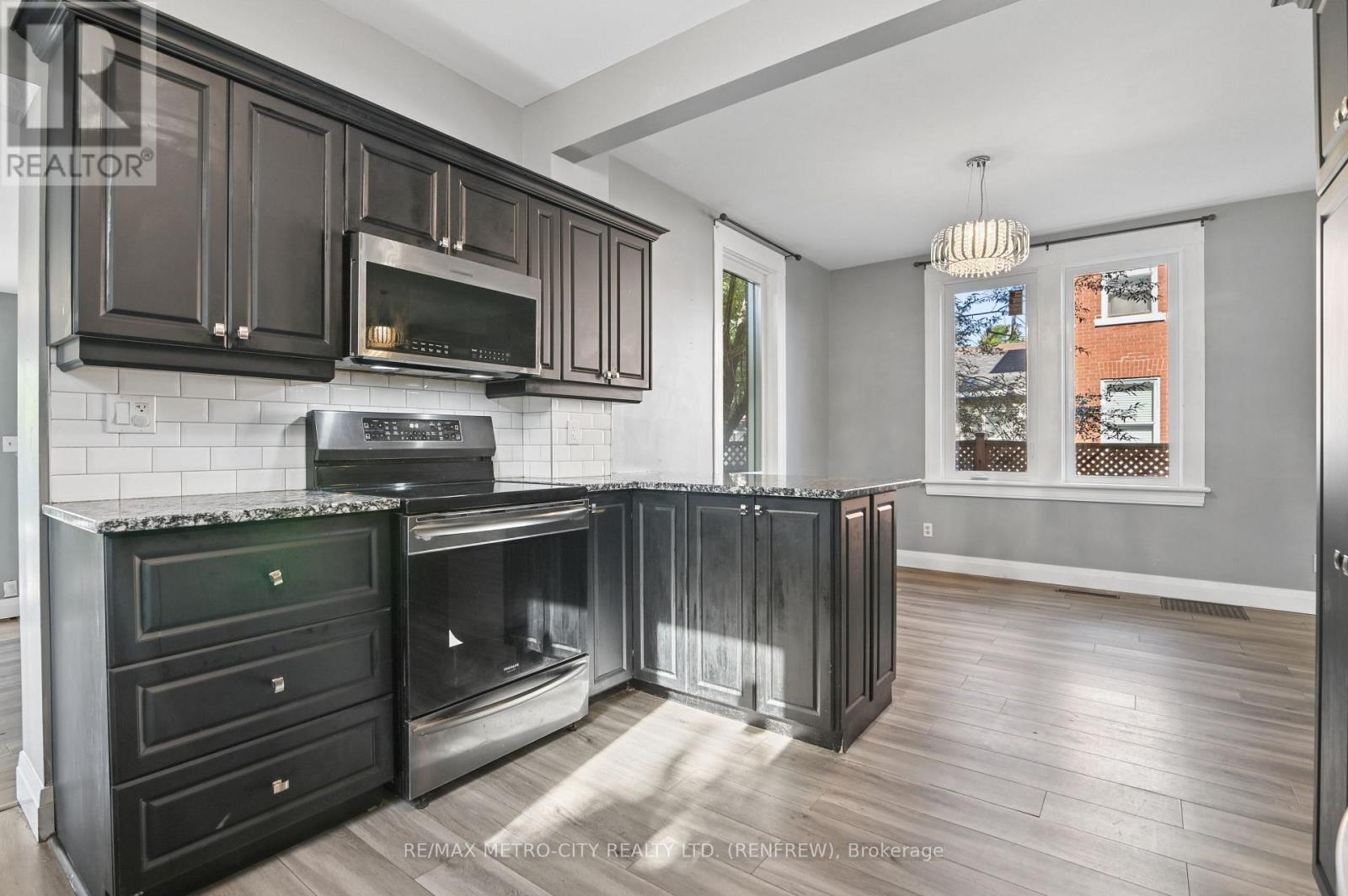 450 BARR STREET - 17