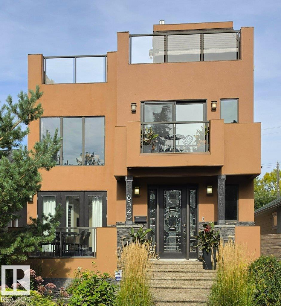 6520 111 AV NW, Edmonton, Alberta, T5W0L8