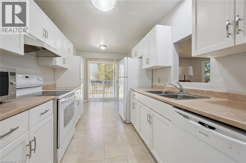 512 THORNDALE Drive, Waterloo — photo 11