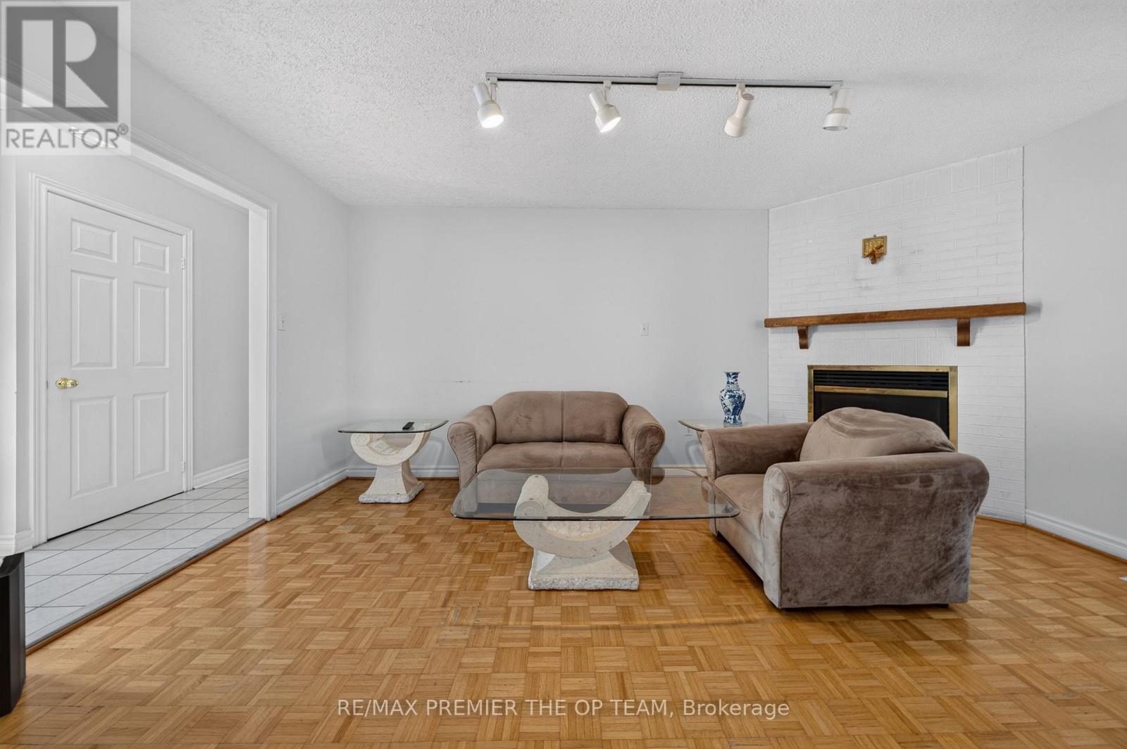 151 STELLICK AVENUE - 17