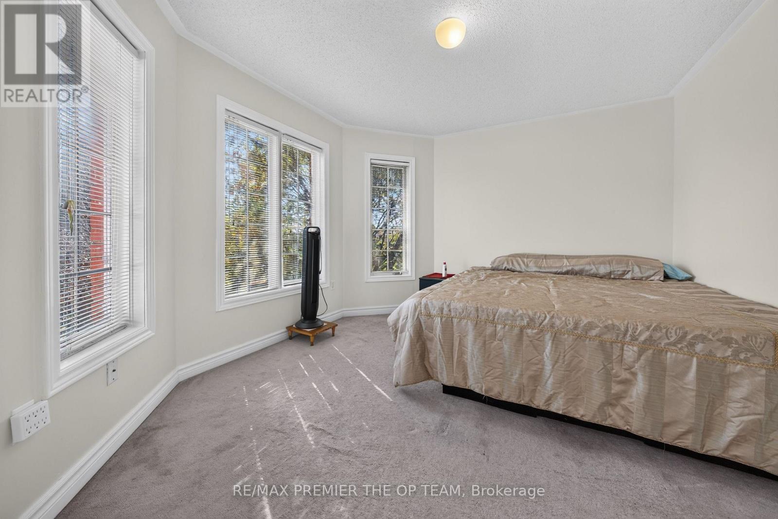 151 STELLICK AVENUE - Image 28