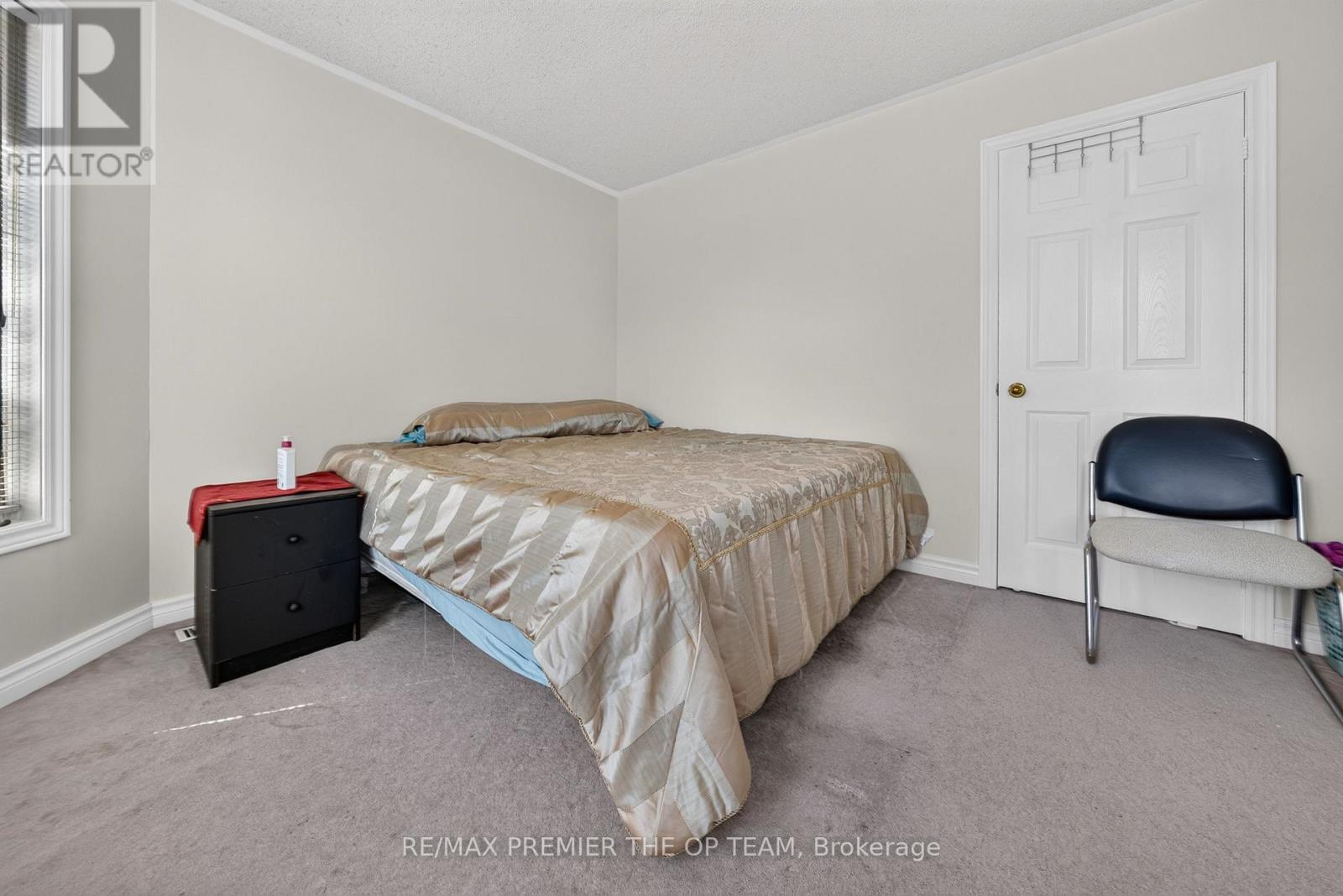 151 STELLICK AVENUE - Image 29