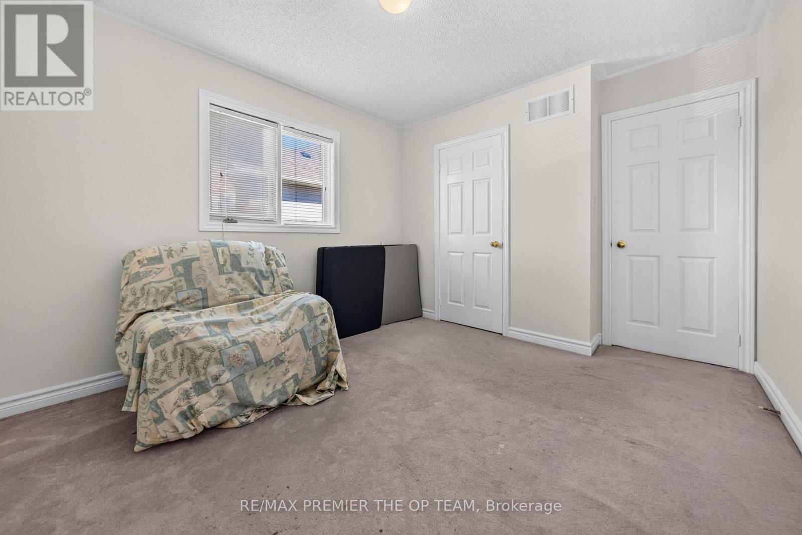 151 STELLICK AVENUE - 33