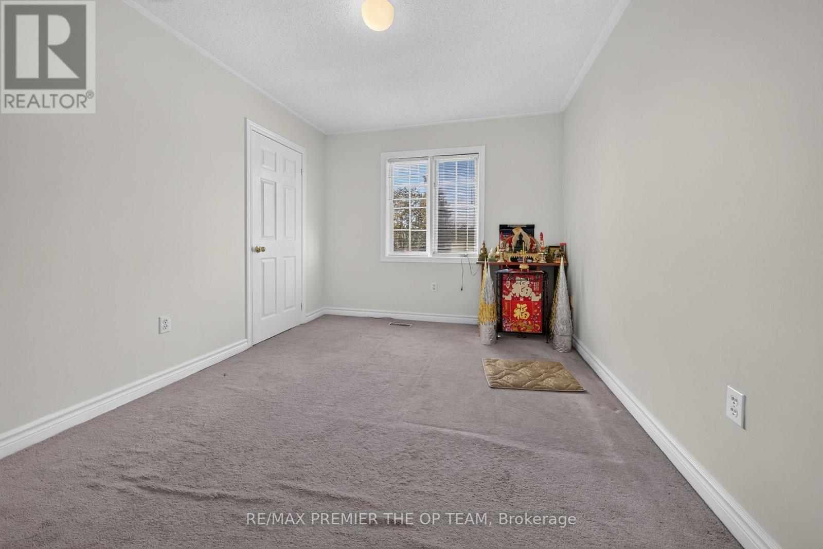 151 STELLICK AVENUE - Image 34