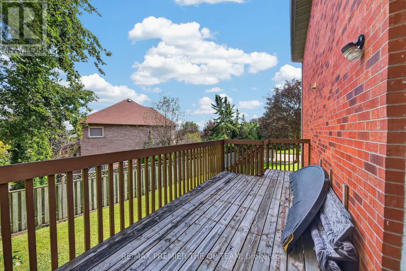 151 STELLICK AVENUE - 36
