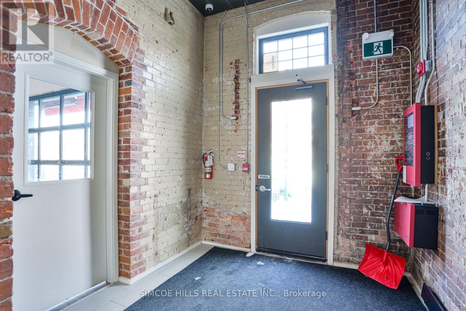 27 PETER STREET N, Orillia — photo 7
