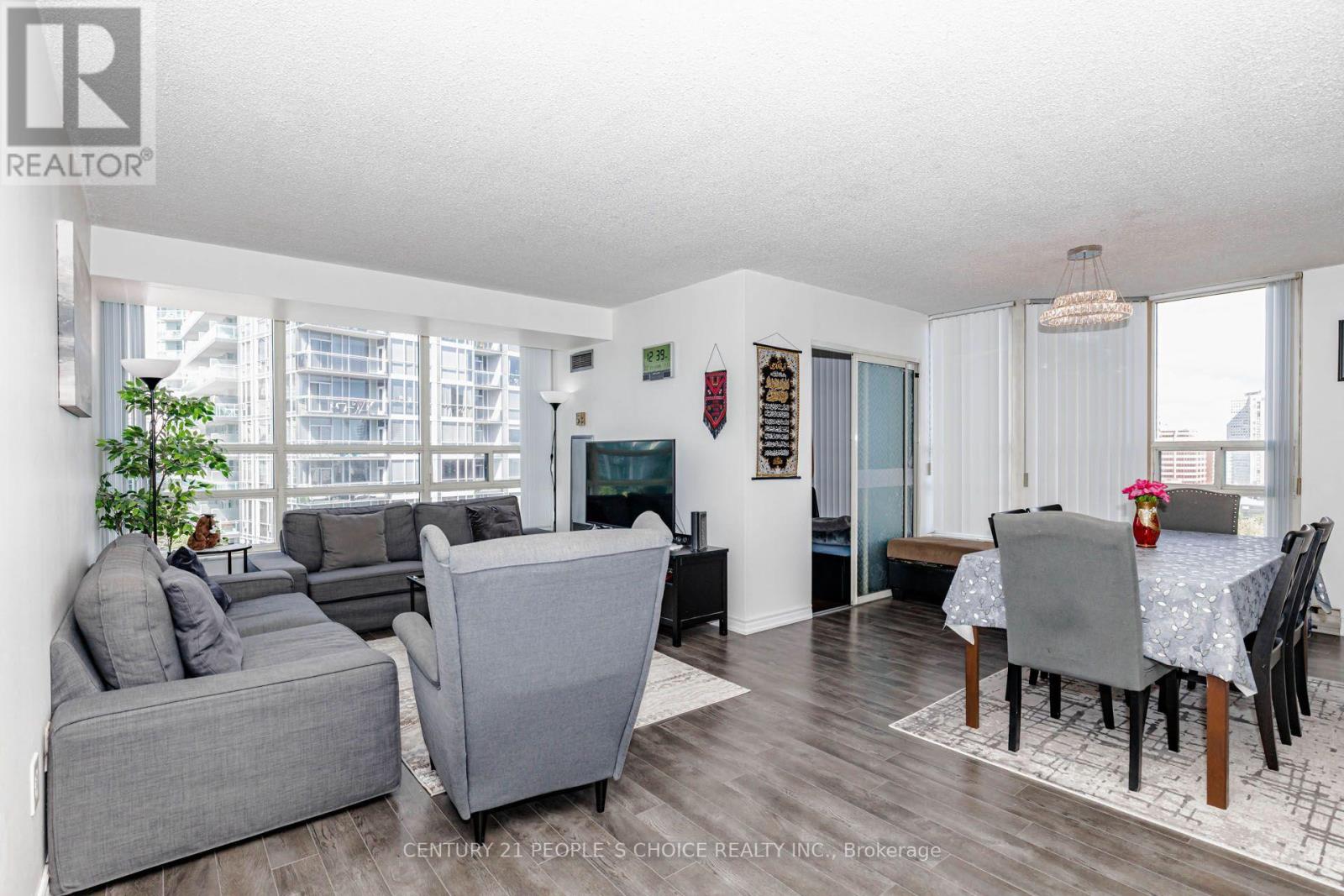 #1015 250 WEBB DRIVE - 13