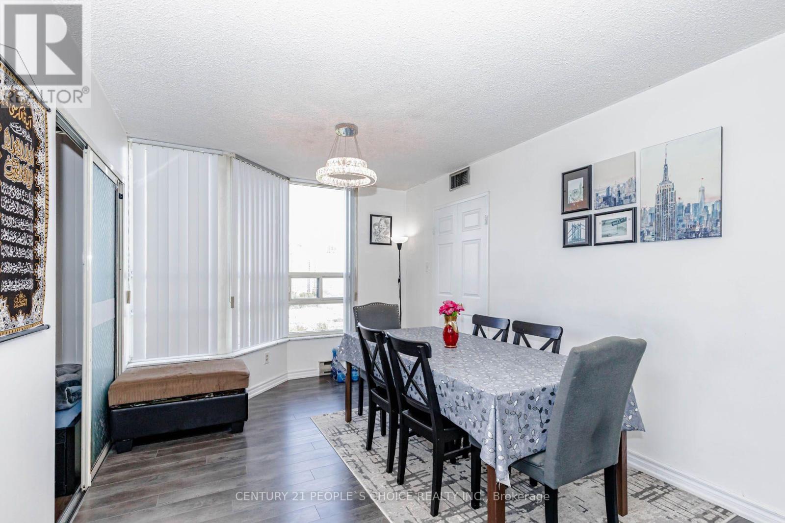 #1015 250 WEBB DRIVE - 18
