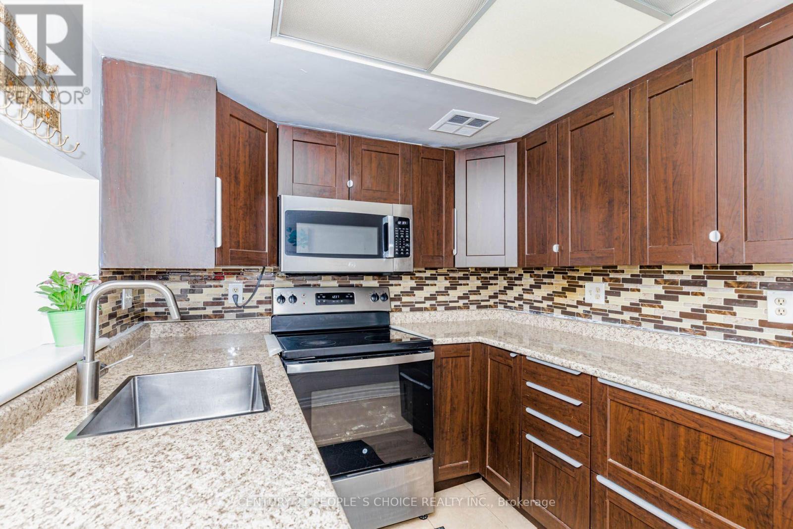 #1015 250 WEBB DRIVE - 25