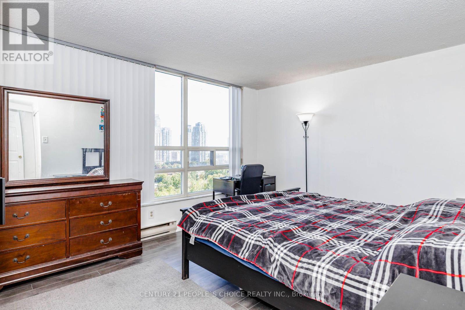 #1015 250 WEBB DRIVE - 31