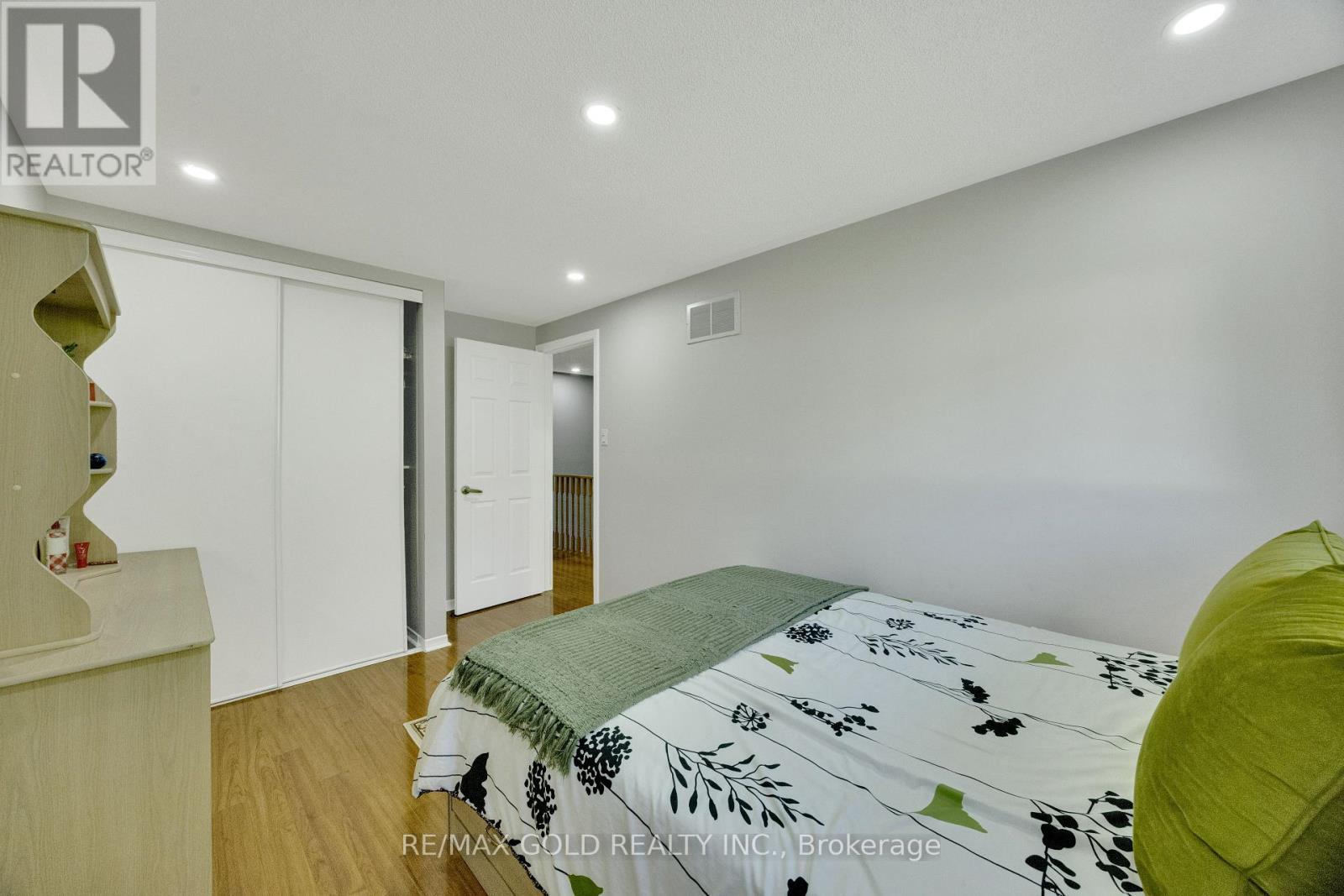 #75 2555 THOMAS STREET - 24