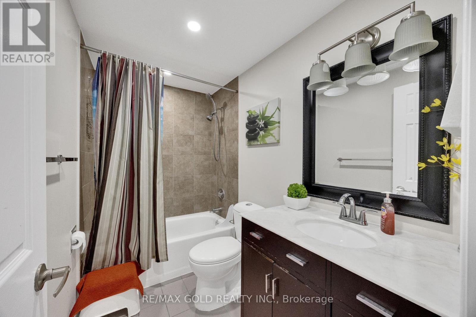 #75 2555 THOMAS STREET - Image 25