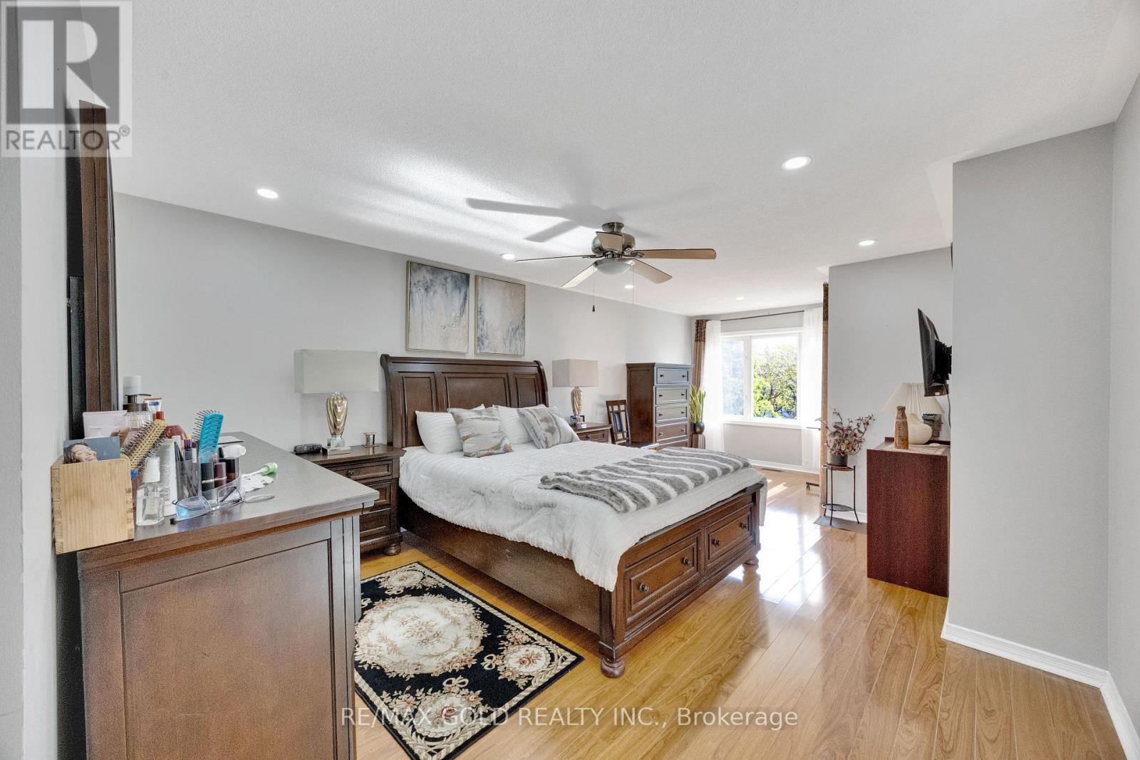 #75 2555 THOMAS STREET - Image 26