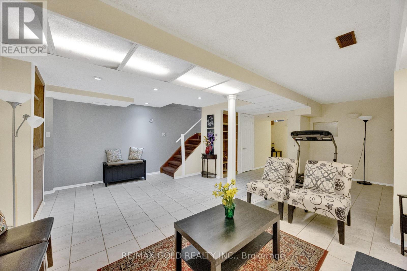 #75 2555 THOMAS STREET - Image 35
