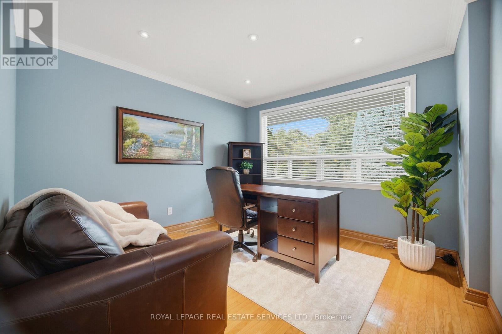 1434 THORNDYKE CRESCENT - 15