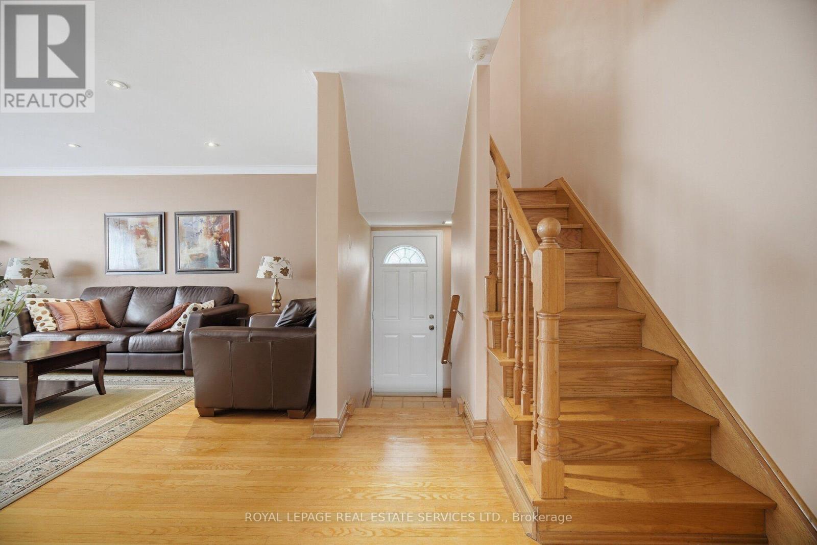 1434 THORNDYKE CRESCENT - 28
