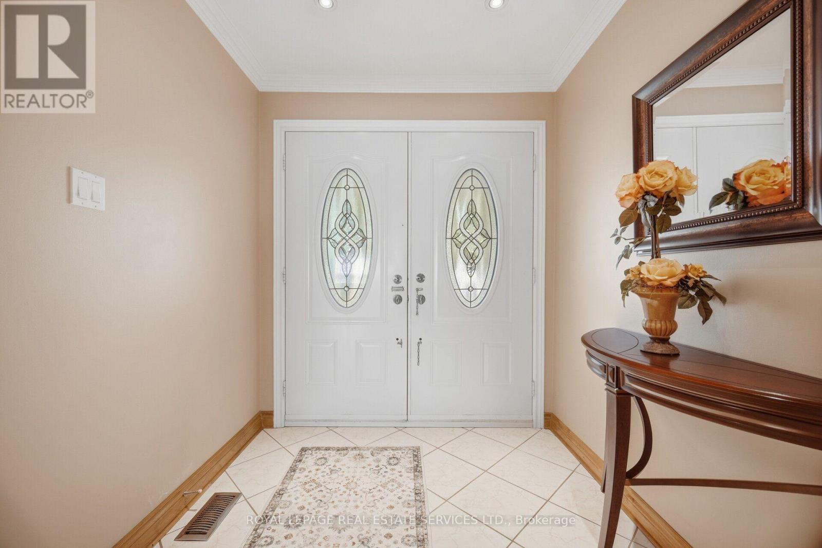 1434 THORNDYKE CRESCENT - 3