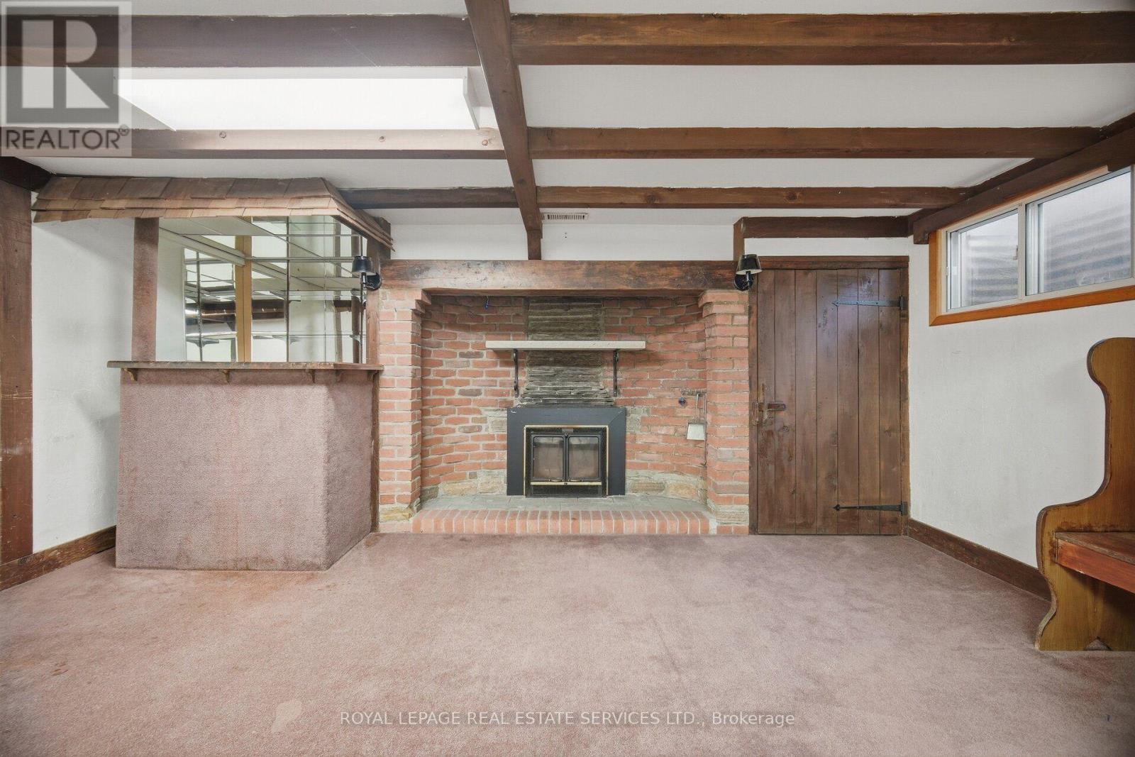 1434 THORNDYKE CRESCENT - 32