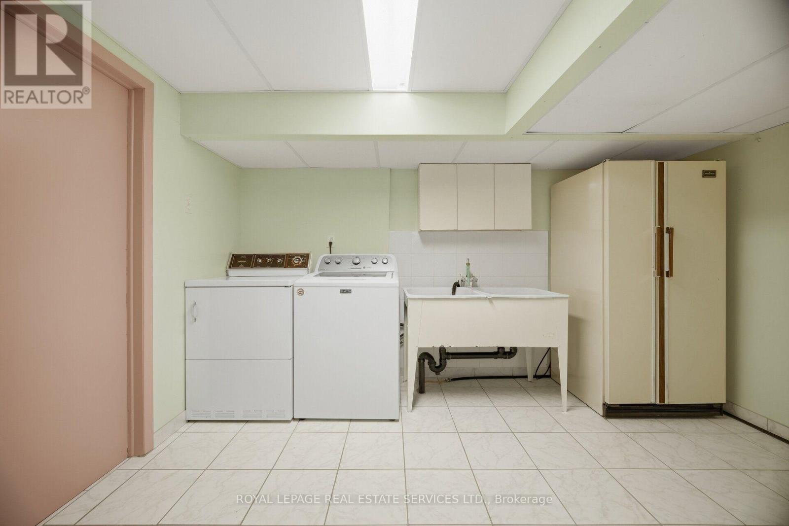 1434 THORNDYKE CRESCENT - Image 38