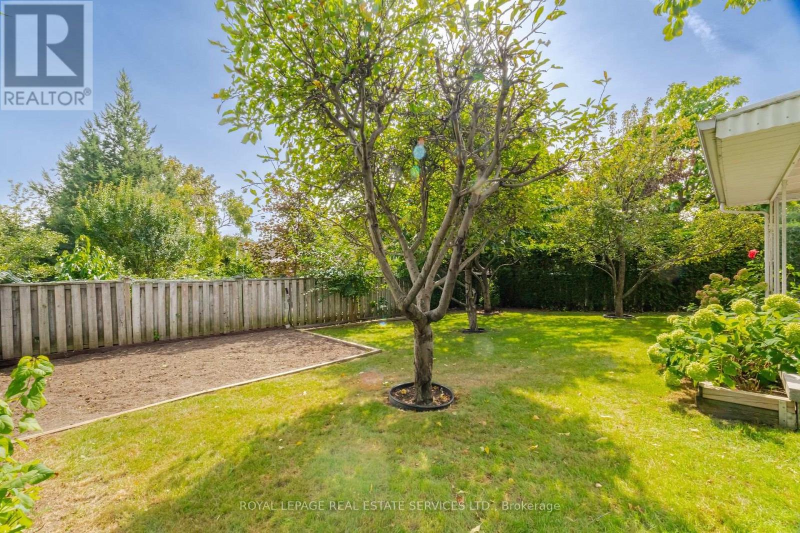 1434 THORNDYKE CRESCENT - 43