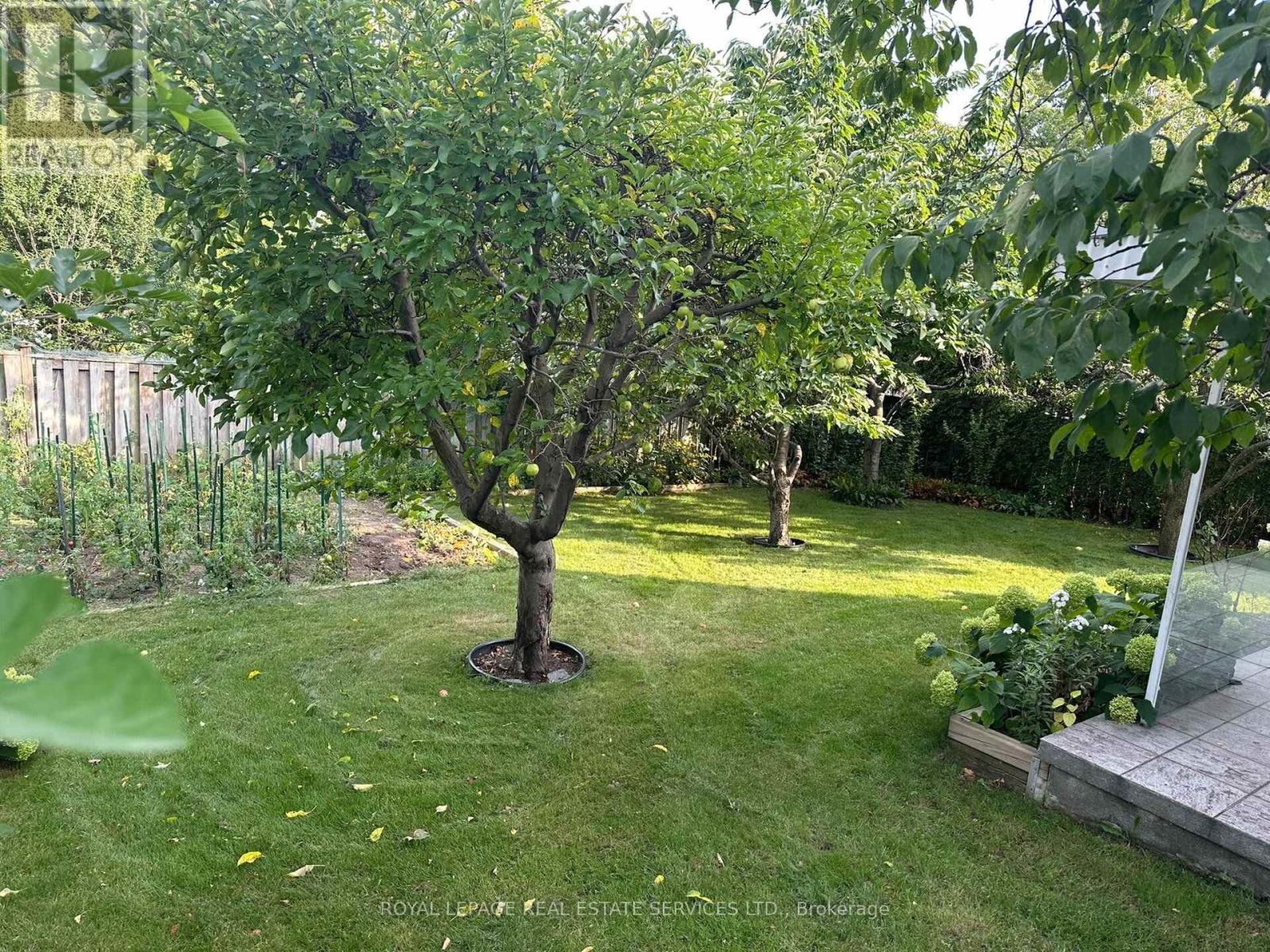 1434 THORNDYKE CRESCENT - 47