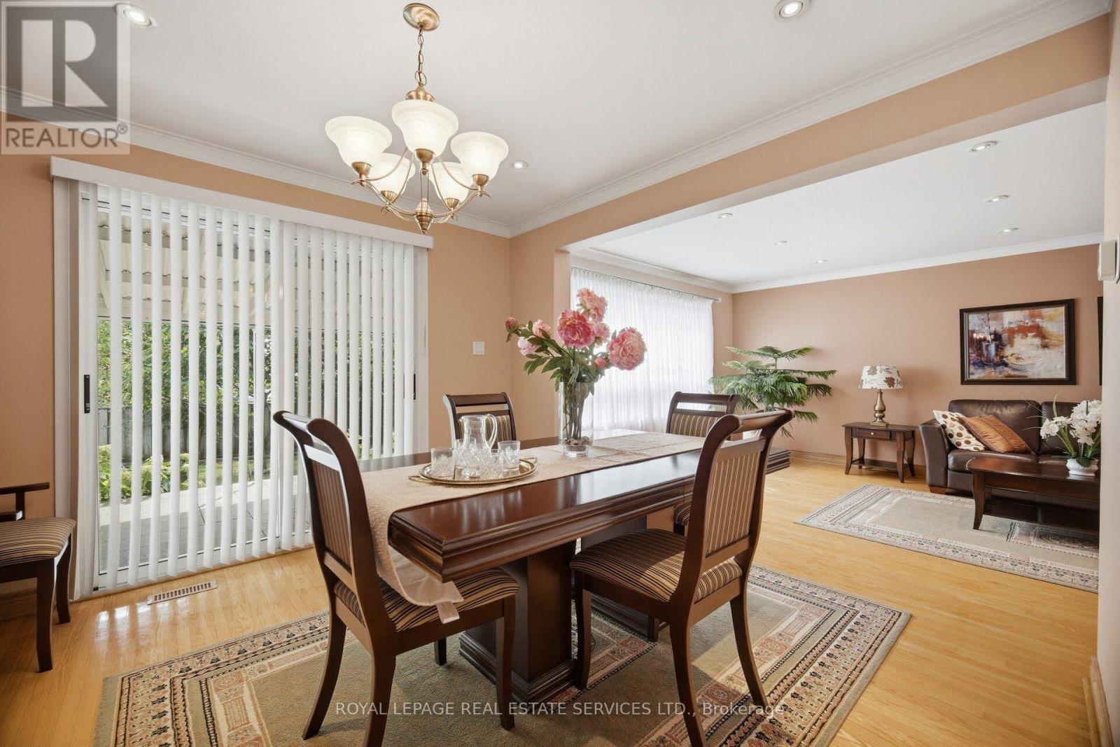 1434 THORNDYKE CRESCENT - 7
