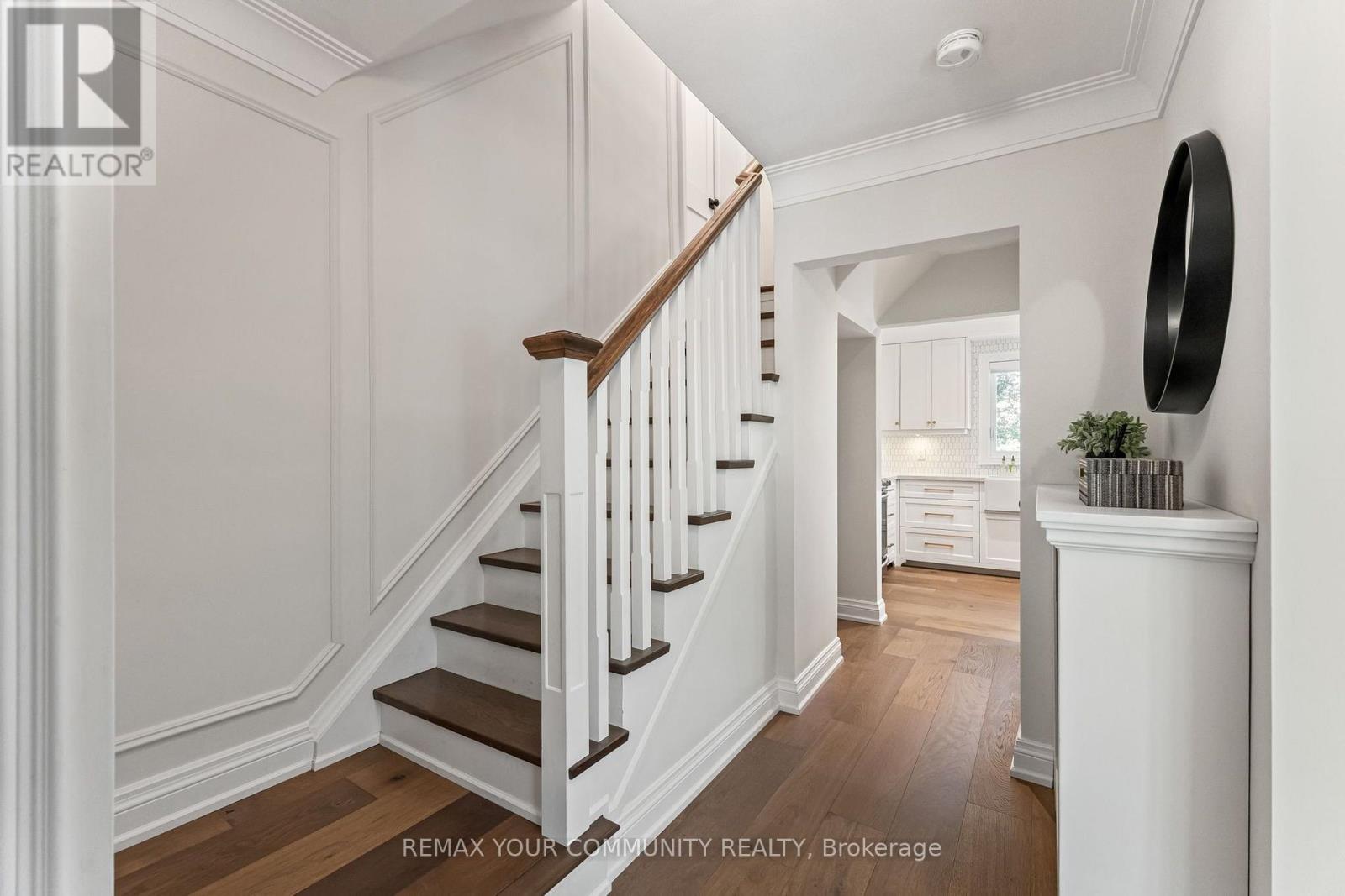 189 PRINCE EDWARD DRIVE S - 3