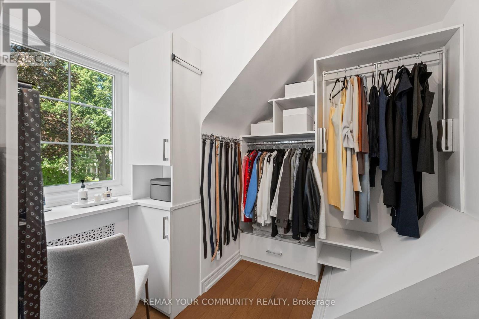 189 PRINCE EDWARD DRIVE S - 30