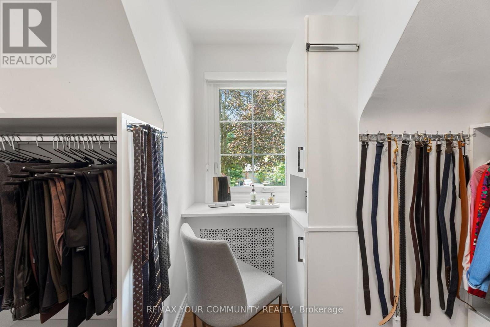 189 PRINCE EDWARD DRIVE S - 31