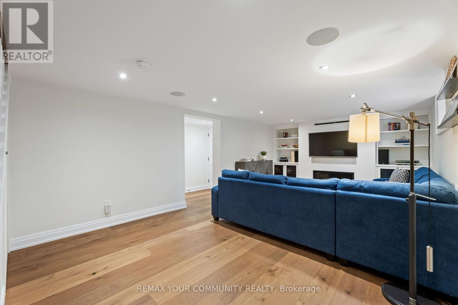 189 PRINCE EDWARD DRIVE S - Image 32