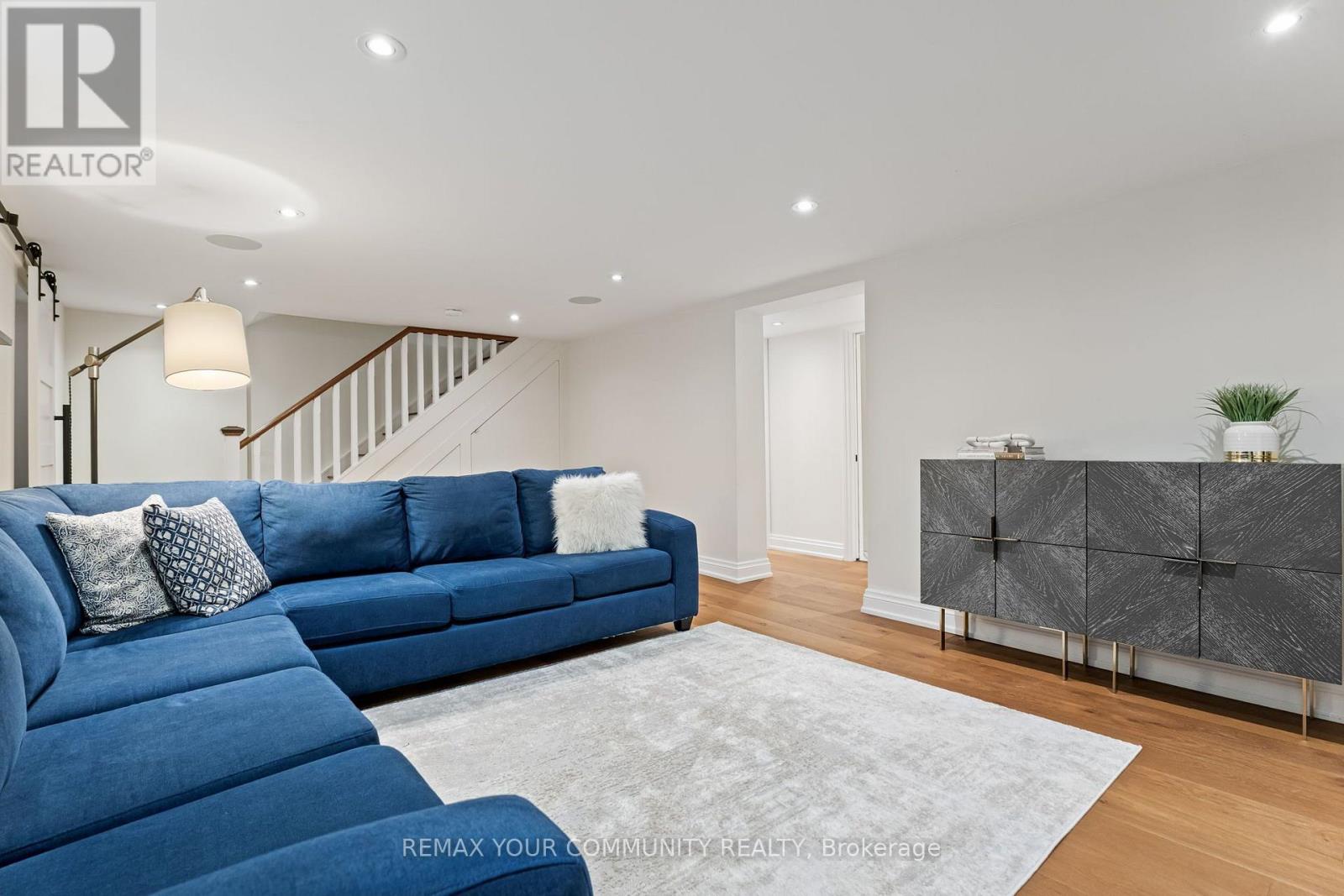 189 PRINCE EDWARD DRIVE S - Image 33
