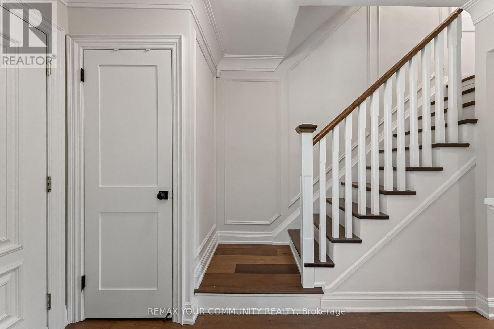 189 PRINCE EDWARD DRIVE S - 4