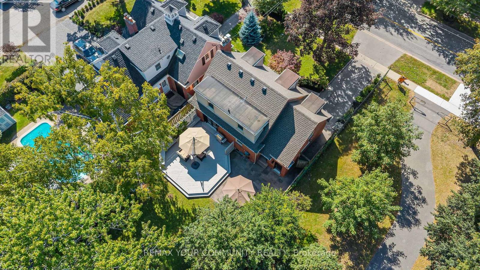 189 PRINCE EDWARD DRIVE S - 47