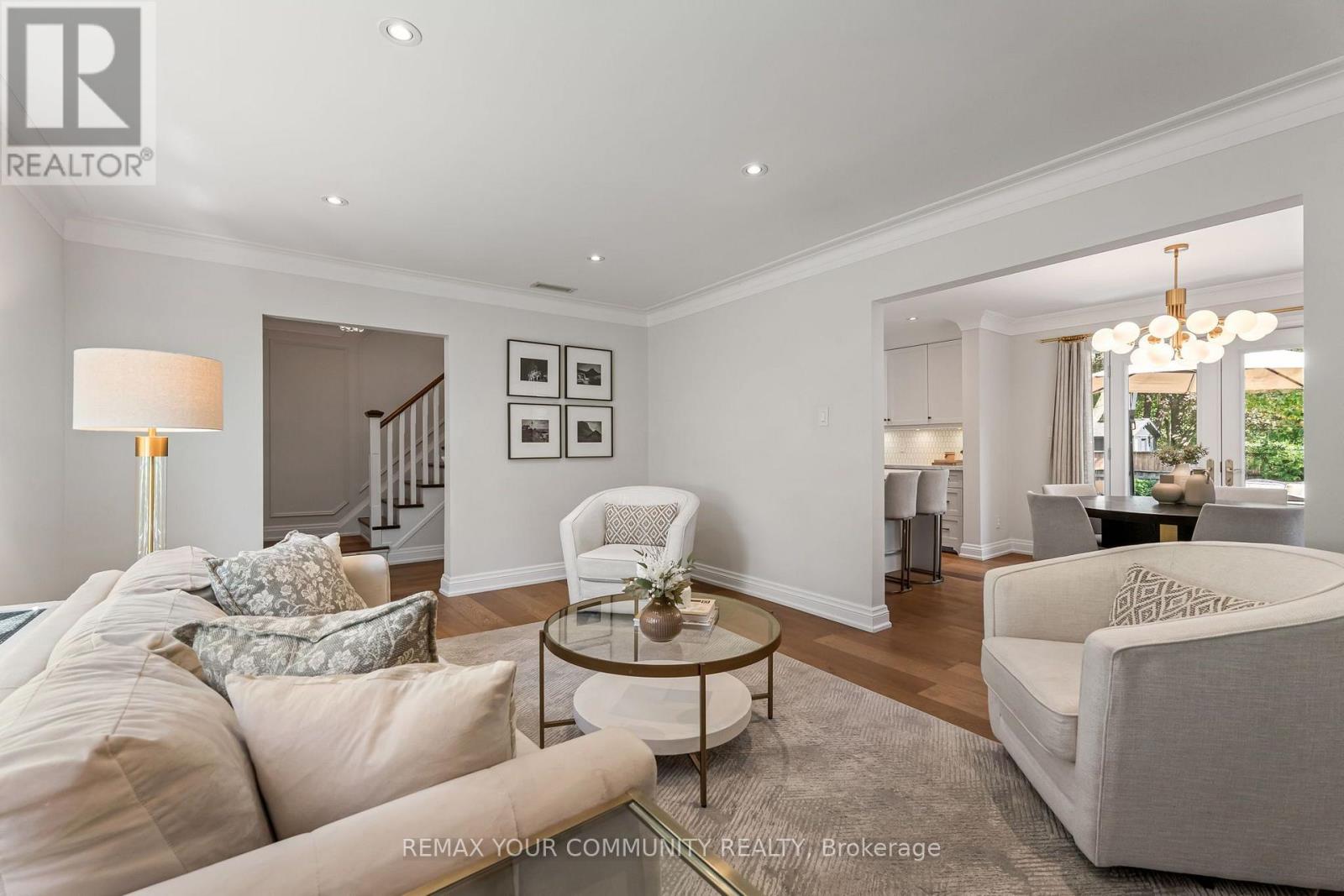 189 PRINCE EDWARD DRIVE S - 9