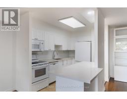 608 - 80 Quebec Avenue, Toronto, ON M6P4B7 Photo 10