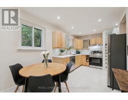 3325 Strabane Drive, Mississauga, ON L5C1W9 Photo 10