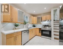 3325 Strabane Drive, Mississauga, ON L5C1W9 Photo 12