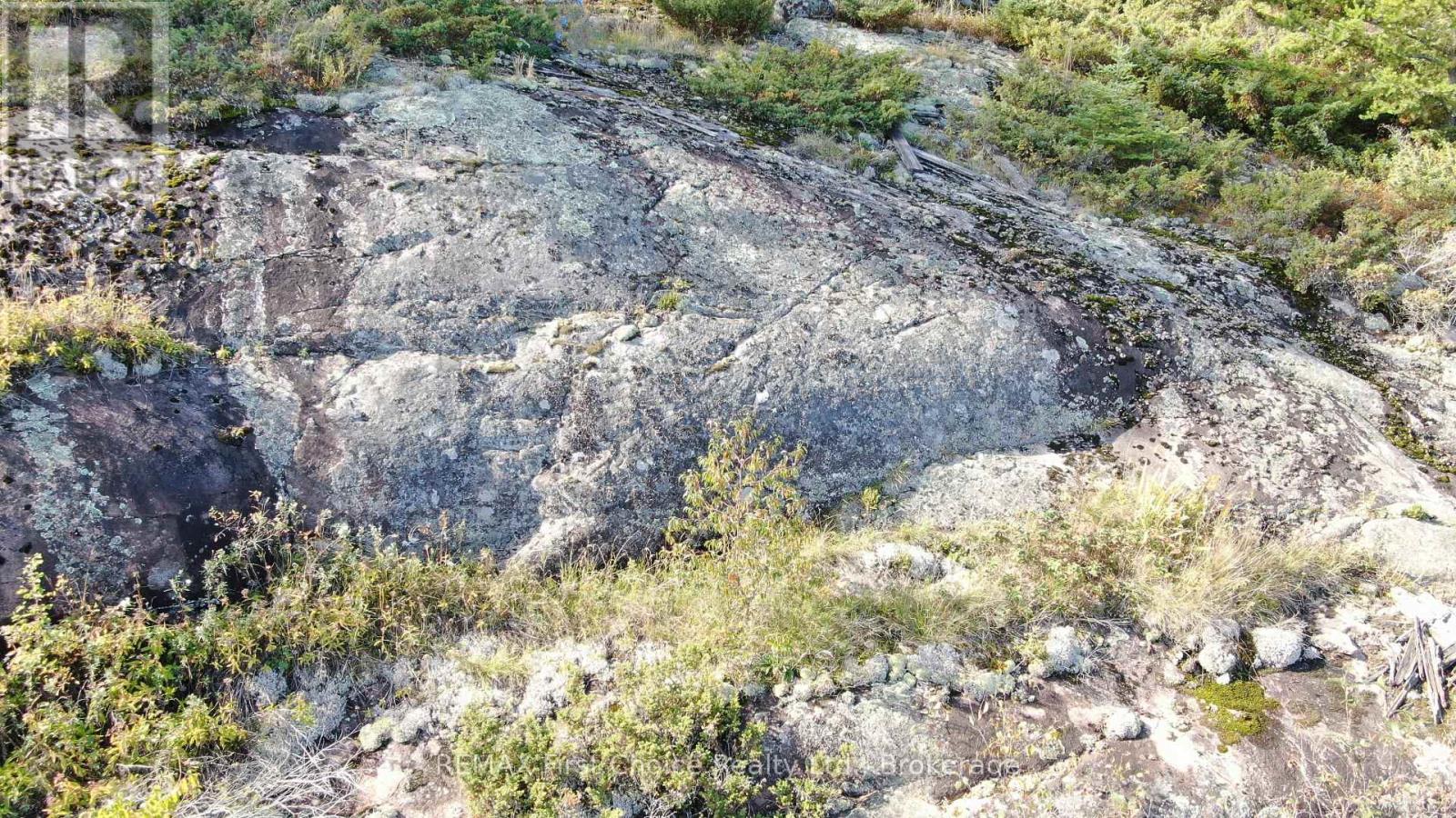 145 LITTLE SAND LAKE, Kenora Remote Area (Minaki-Winnepeg River) — photo 9