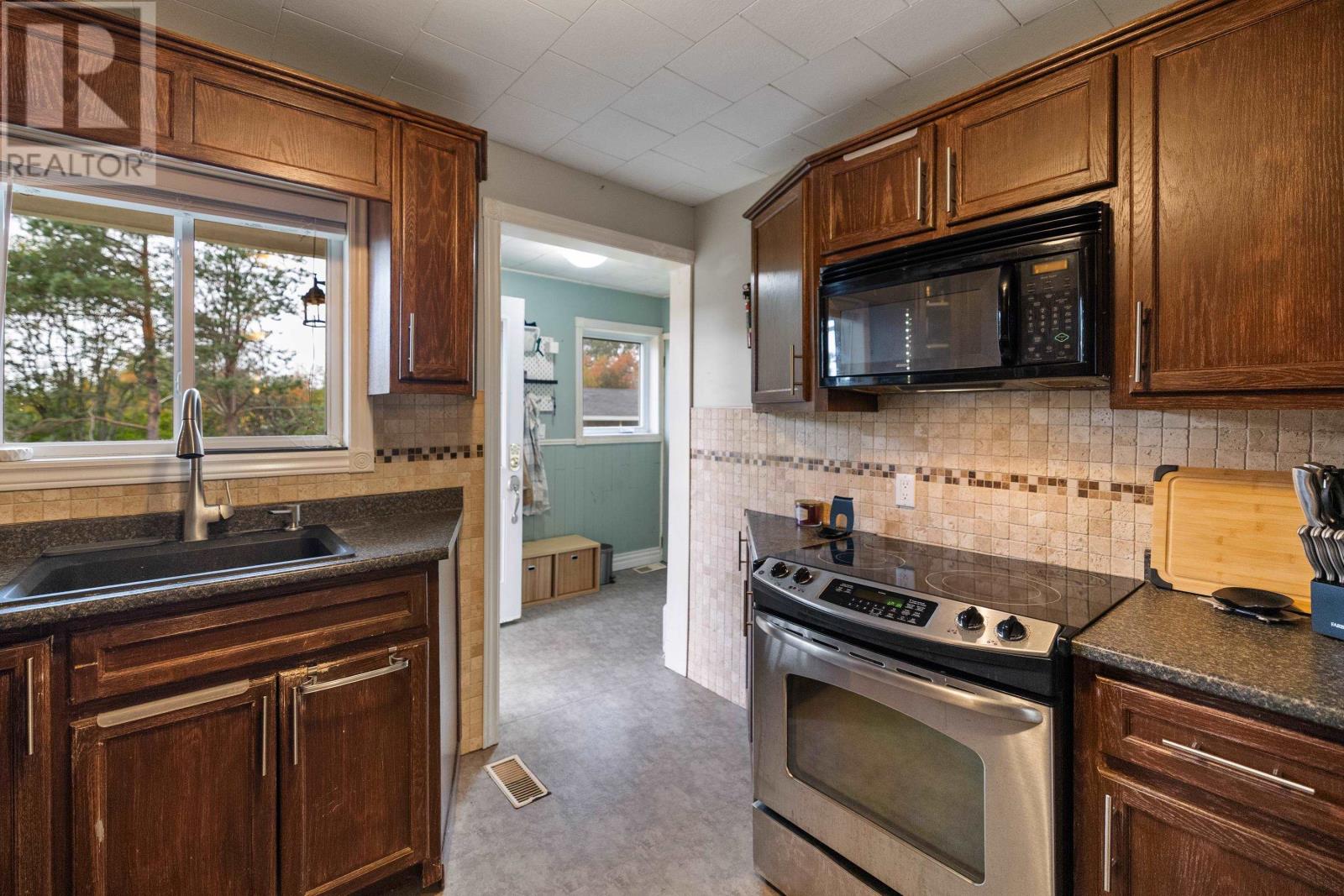 8090 St. Peters Road - 5