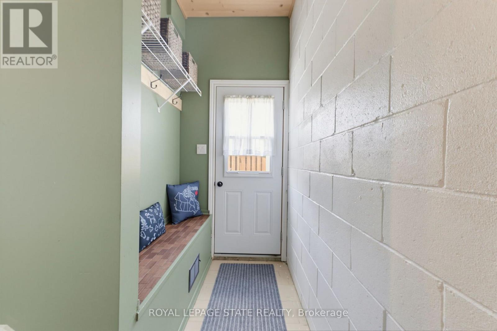 15 SENECA STREET S - Image 21