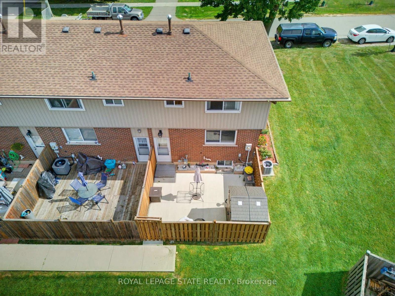 15 SENECA STREET S - Image 26