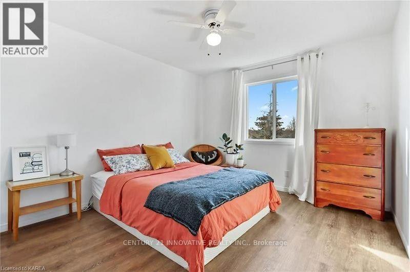 458 Freeman Crescent East — photo 11