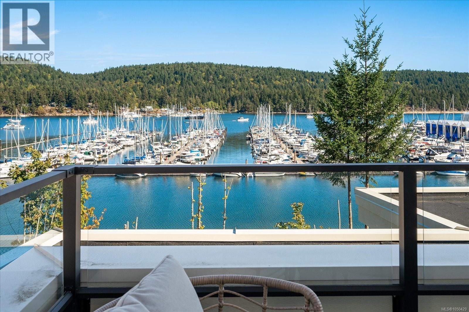 #5 152 Marina View Dr - 1