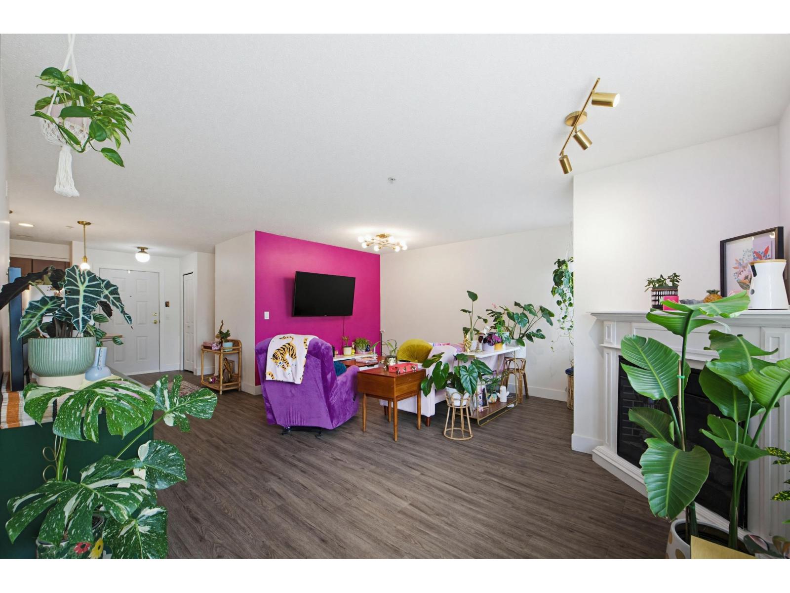 #104 2581 LANGDON Street, Abbotsford, British Columbia, V2T7A3, Abbotsford, British Columbia — photo 4 of 5