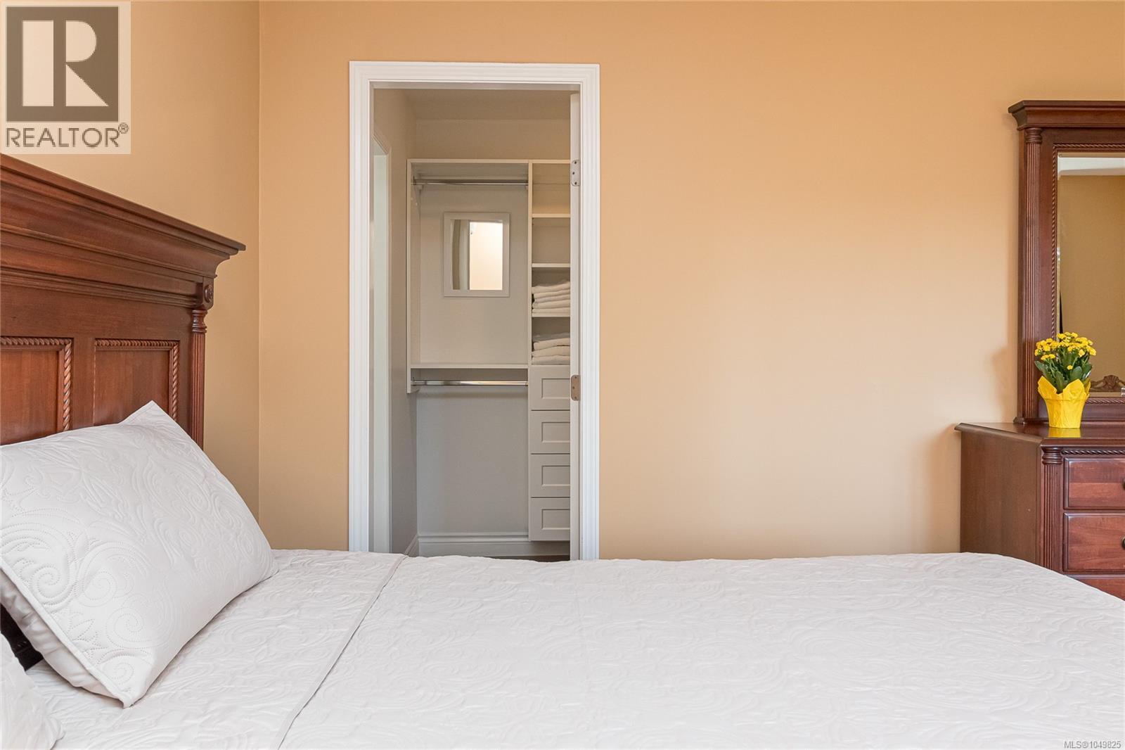  779 Menawood Place, Saanich