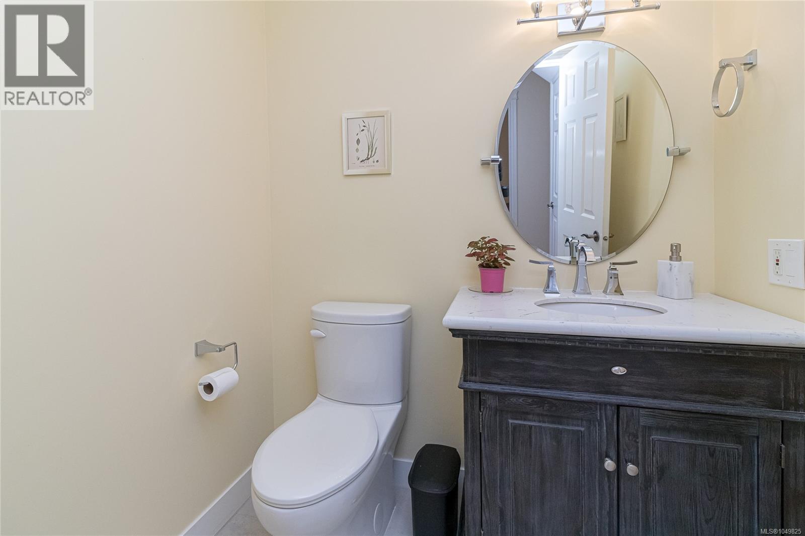  779 Menawood Place, Saanich