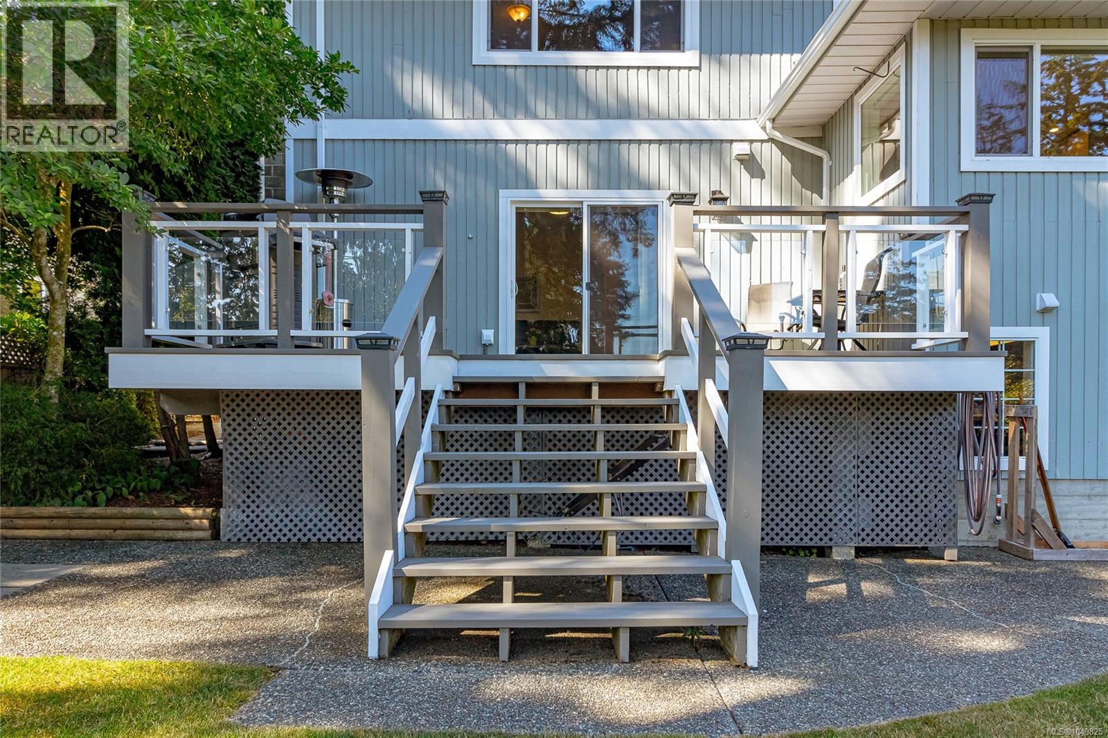  779 Menawood Place, Saanich